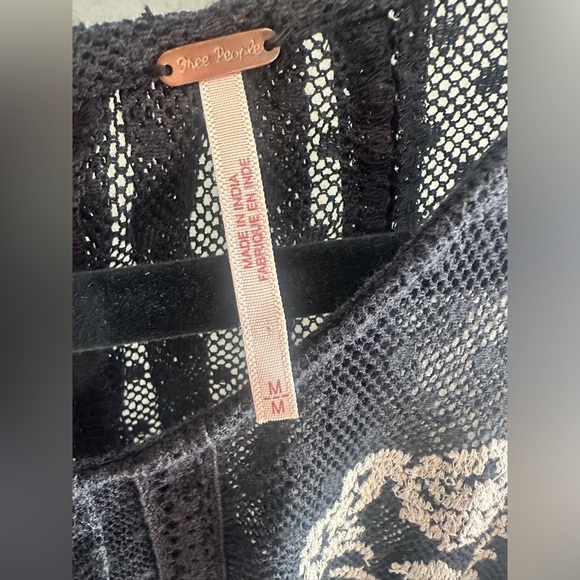 Free People Women's Black Jocelyn Pleated Dot Ruffle Lace Tunic Size medium M - Picture 9 of 9
